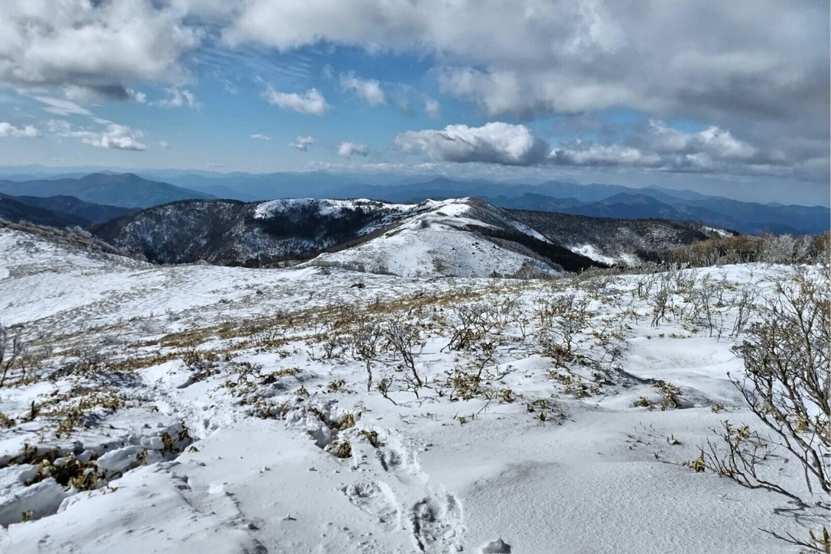 The view at the top of the mountain nesr Kobisu and Tosayahazu